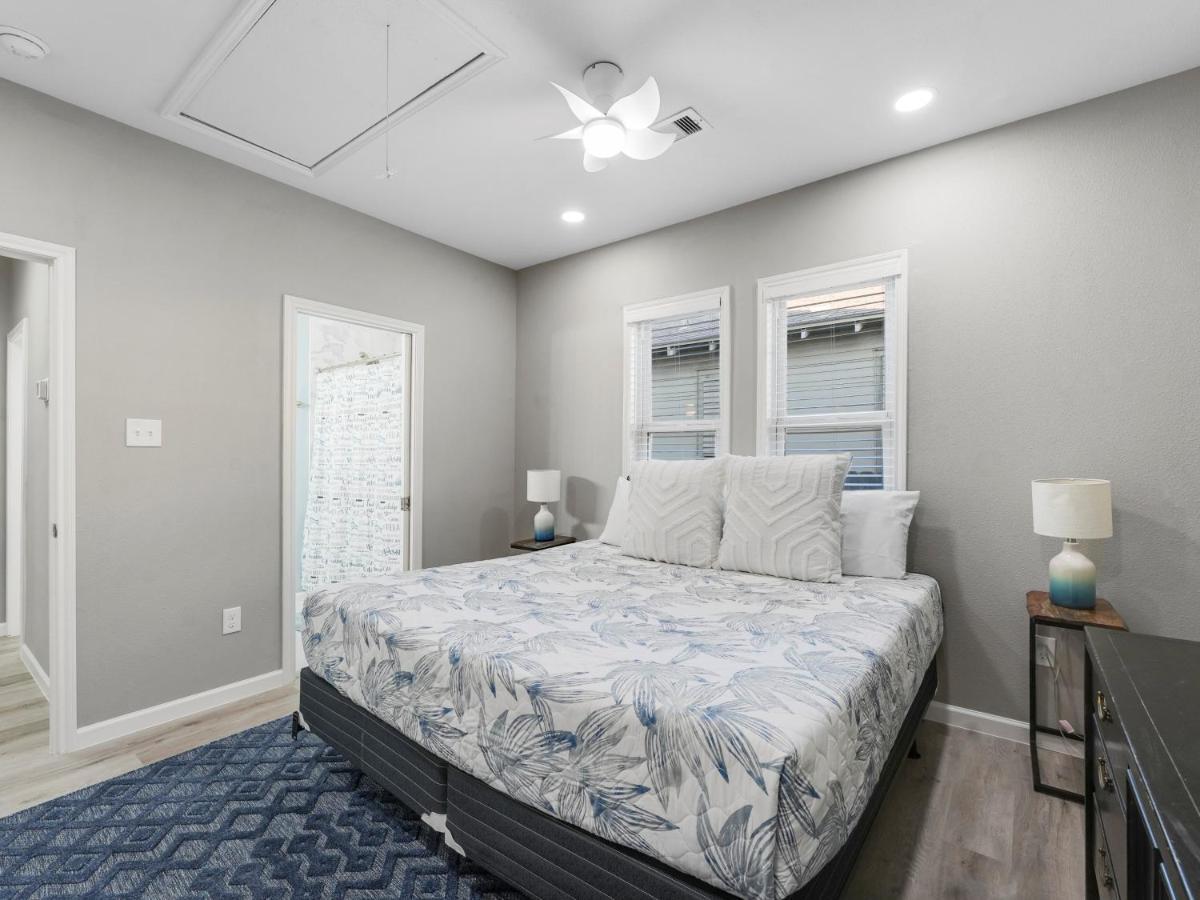 Galveston Escapes - Walk To Beach And Restaurants ภายนอก รูปภาพ